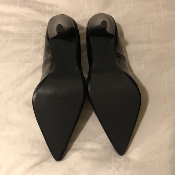 SIMPLY VERA WANG “Cherie” Pointy Toed Patent Pump with 4-1/4” Heel! Beautiful!🌷 - Picture 9 of 9